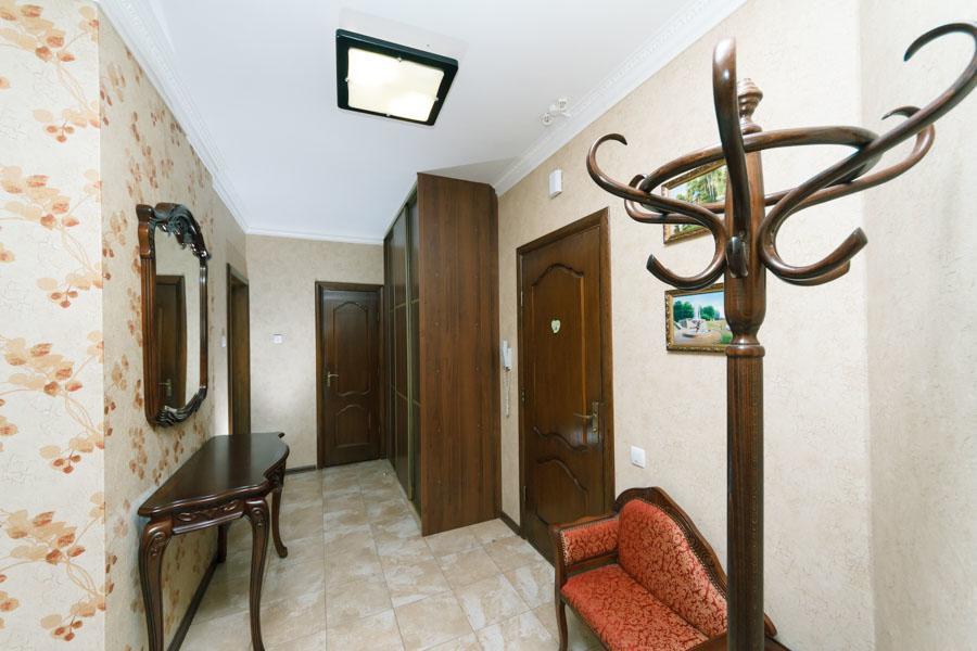 Sribnokilska 22 Apartment Kiev Ngoại thất bức ảnh